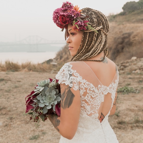 Beautiful Wedding Dress - Picture 4 of 6